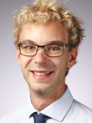 Dr.  Hannes Frey